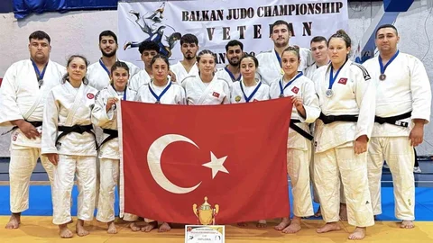 Enes Pınar bir ayda iki kez Balkanları fethetti