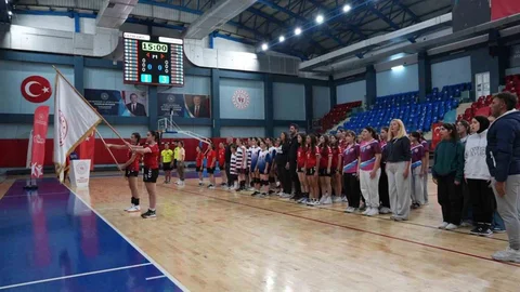 Okul sporları açılış seremonisiyle başladı