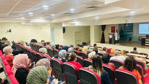 Siirt Eğitim ve Araştırma Hastanesi'nde transfüzyon güvenliği eğitimi verildi