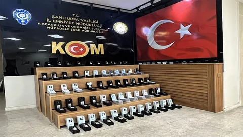 Şanlıurfa'da kaçak cep telefonu operasyonu