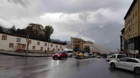 Hakkari'de Yağmur Sevinci