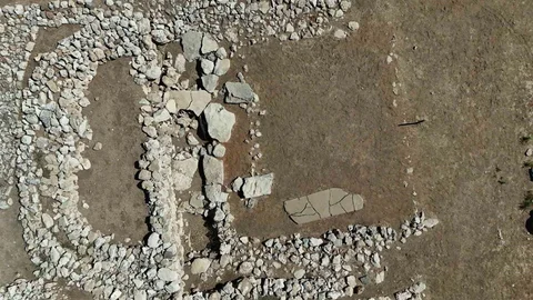 Diyarbakır'da tarihi musalla taşının parçaları sergileniyor