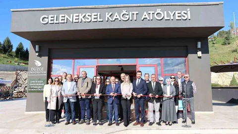 Düzce'de Botanik Bahçe Çiçekleri Sergisi Açıldı