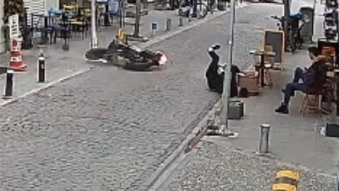 Eskişehir'de motosiklet kaza yaptı, sürücü ağır yaralandı