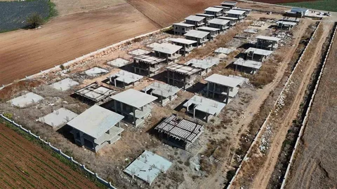 Adana'da inşaatlar durdu, tapular başkalarına satıldı