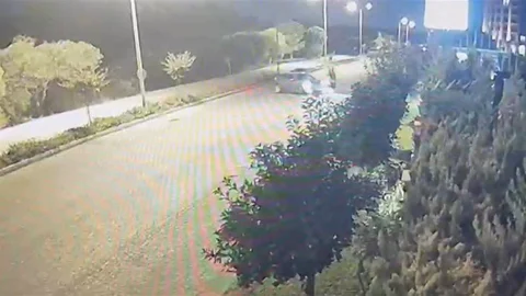 Antalya'da motosiklet otomobile çarptı