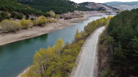 Yozgat'ta ağaçlar sonbahar renklerine büründü