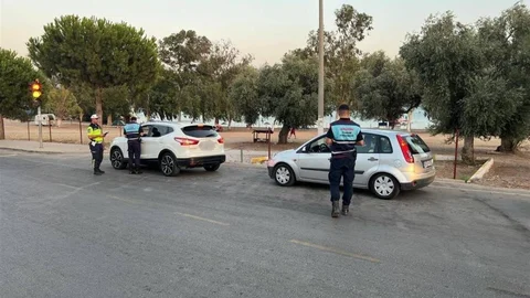 Aydın'da jandarma ekipleri operasyon düzenleyerek 30 aranan şahsı yakaladı