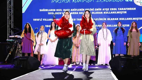 Babadağ'da dokuma kültürü defile ile yeniden hayat buldu
