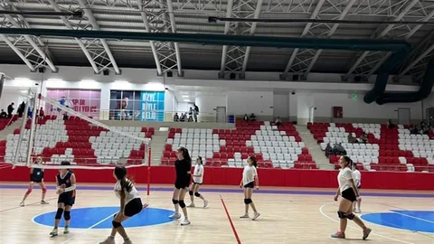 Bozüyük'te voleybol heyecanı