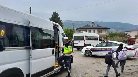 Bilecik'te okul servis araçlarına denetim uygulanıyor
