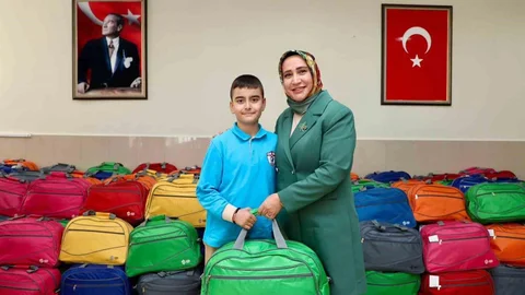 Niğde'de Öğrencilere Anlamlı Hediye Dağıtıldı