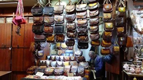 Gaziantep'te çanta ustası 66 yıldır mesleğini sürdürüyor