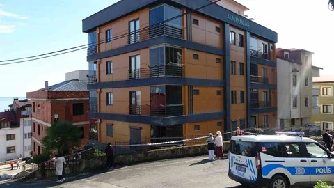 Ordu'da iki bina, Altınordu Belediyesi'nin verdiği ruhsat sonucu tahliye edildi.