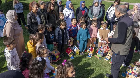Bolu'da minik öğrenciler kuşlara yuva yaptı