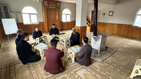 Ağrı'da Din Görevlileri Kitap Okuma Projesinde Buluştu