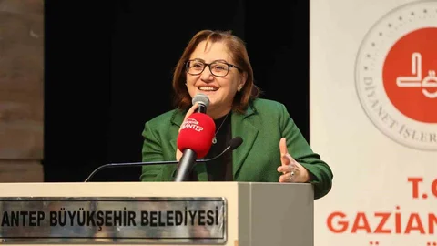 Gaziantep'te ikinci umre kafilesi tanışma ve eğitim toplantısında bir araya geldi.