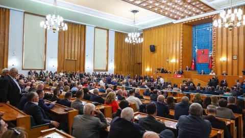 Ankara'da Özgür Özel'den dikkat çeken açıklamalar