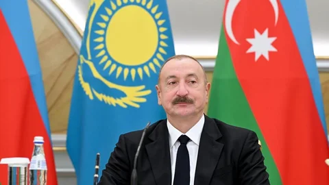 Astana'da Aliyev, kargo taşımacılığı kısıtlamalarının kaldırıldığını duyurdu.