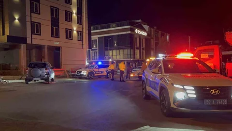 Çorlu'da kavga ihbarı üzerine polis bir araçta tabanca buldu