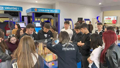 Sakarya'da gençler doğayla buluşuyor