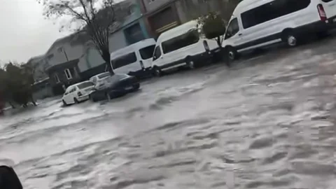 Gaziantep'te sağanak yağış hayatı olumsuz etkiledi
