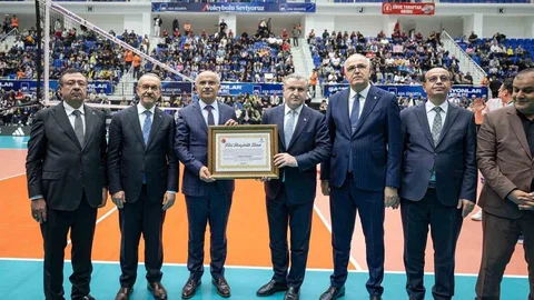 Malatya'da Bakan Bak'a hemşehrilik beratı takdim edildi