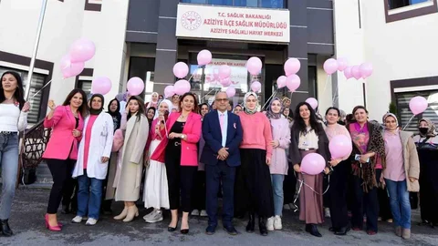 Erzurum'da meme kanseri farkındalığı için pembe balonlar uçuruldu.