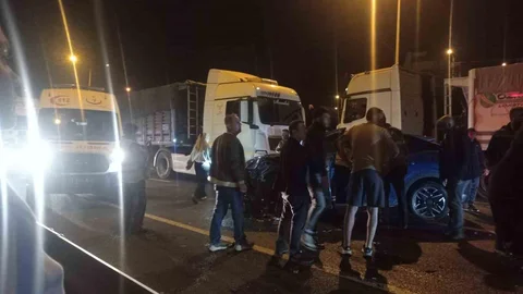 Bilecik'te direksiyon başında kalp krizi geçiren sürücü kaza yaptı.