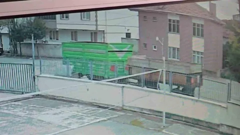 Amasya’da römorkların hareketlenmesi sonucu iki bina hasar gördü