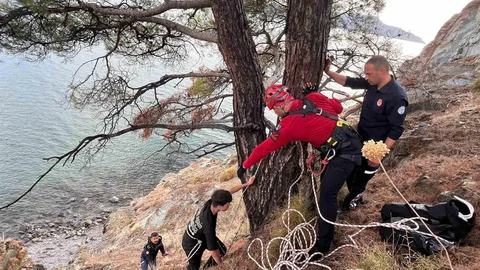Muğla'da Yürüyüş Yaparken Düşen Şahıs Kurtarıldı