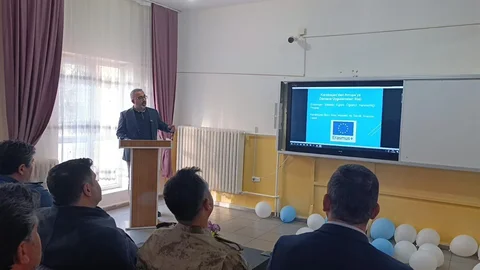 Elazığ'da 28 öğrenci Avrupa'ya demans stajı için yola çıkıyor