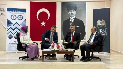 Kütahya Gediz'de Modern Mısır Konferansı