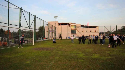 Düzce Belediye Başkanı Özlü, Düzcesporlu futbolculara prim sözü verdi