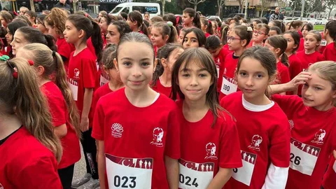 Nilüfer'de Cumhuriyet İçin Koşu Etkinliği Düzenlendi