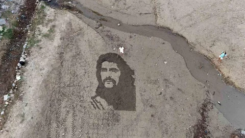 Alanya'da Barış Manço resmi kumlarla yapıldı