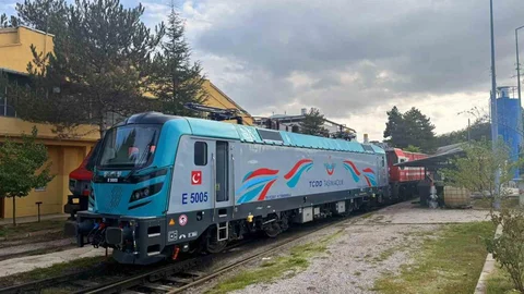 Kütahya'da yerli lokomotif hizmete girdi