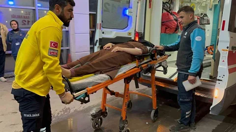 Adıyaman'da motosiklet devrilmesi sonucu 4 kişi yaralandı