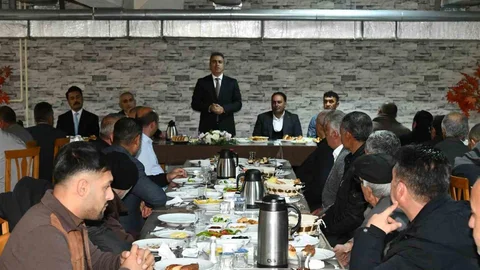 Ardahan'da Vali Çiçek, muhtarlarla bir araya geldi