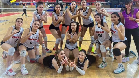 Kayseri'de Voleybol Takımı İlk Maçından Galip Ayrıldı