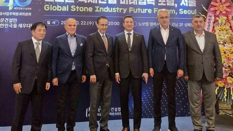 Sivas'ta Kıymetli Taşlar Seul'de Tanıtıldı