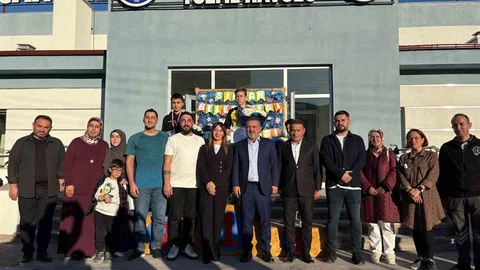 Ankara'da Yüzme Müsabakası Finali