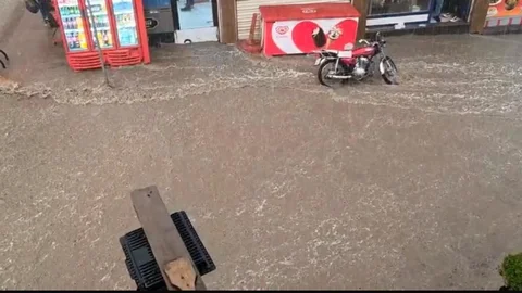 Diyarbakır'da sağanak yağış etkili oldu