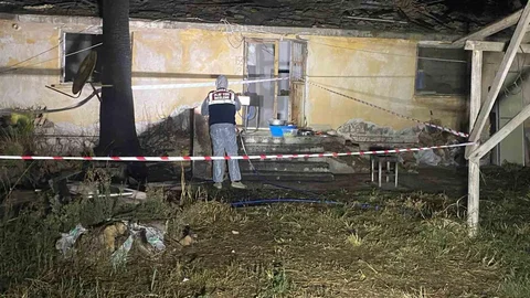 Adana'da şantiyede kanlı bir olay yaşandı.