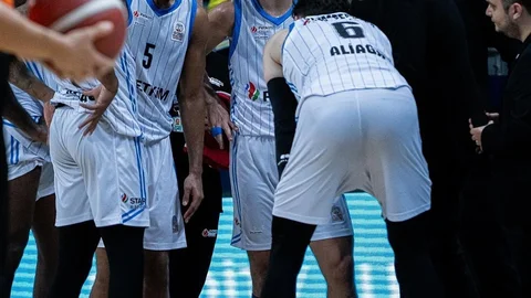 FIBA Avrupa Kupası'nda Aliağa Petkimspor, Petrolina AEK'ya yenildi