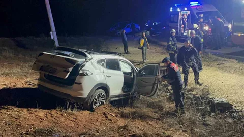 Eskişehir'de çocuk sürücünün kullandığı otomobil şarampole uçtu.