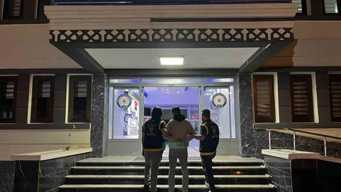 Mersin'de 5 aracı kundaklayan şüpheli Tarsus'ta yakalandı