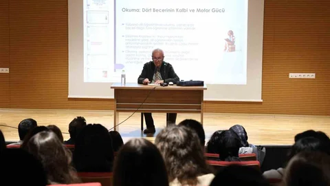 Düzce'de yabancı dil öğretimi konferansı düzenlendi