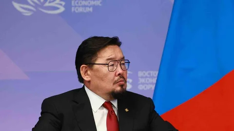 Moğolistan'da Başbakan Zandanshatar'ın azli iptal edildi