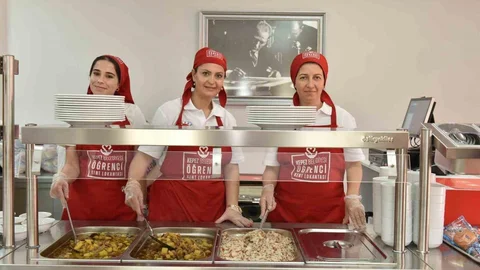 Antalya'da Öğrenci Kent Lokantası, öğrencilerin tercih ettiği mekan haline geldi.